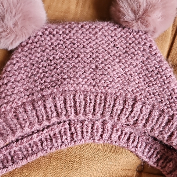 Charming Lilac Chunky Knit Hat and Booties Set for Kids - Picture 4 of 12